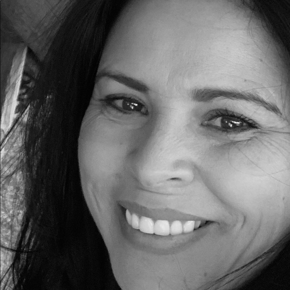 Meet your Posher, Sondra - Picture 1 of 1